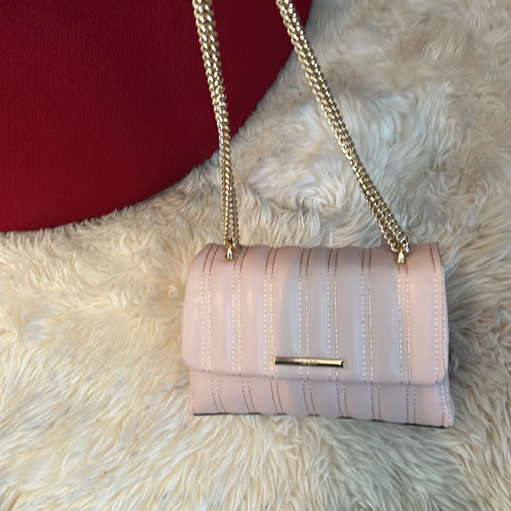 Aldo 9in